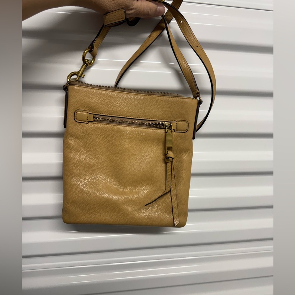 Marc Jacobs EUC Tan Leather Crossbody Bag